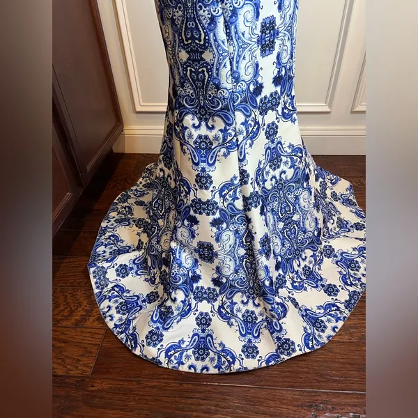 Terani Couture Glamour Strapless Blue&White Porcelain Print Mermaid Gown Formal - Image 6