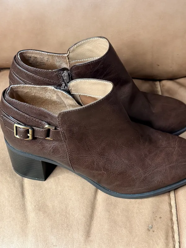 Life Stride Brown Booties - Image 2