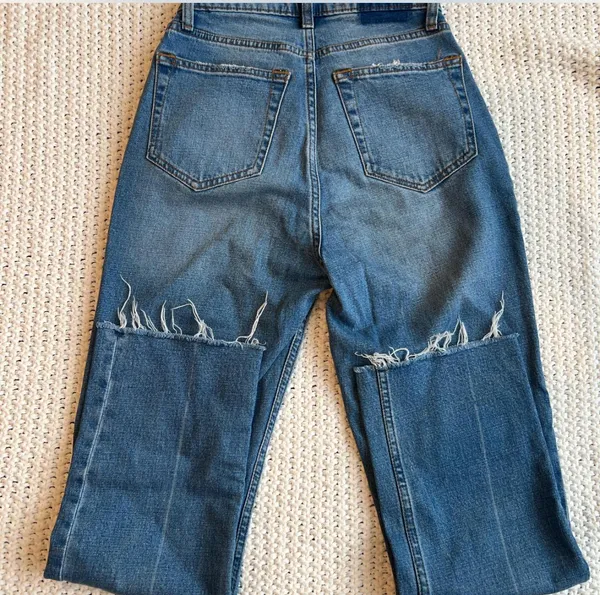 Abercrombie The Ankle Straight Ultra High-Rise Blue Jean - Image 2
