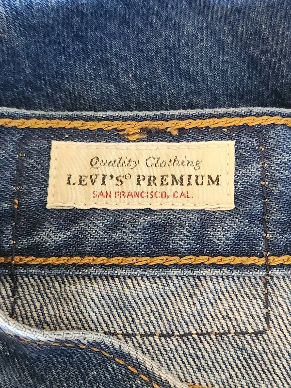 Levi's Women's Wedgie Ankle Jeans Size 28 - Image 11