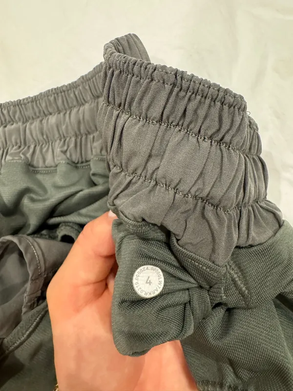 Lululemon Hotty Hot Shorts 2.5" Low-Rise 4 - Image 5