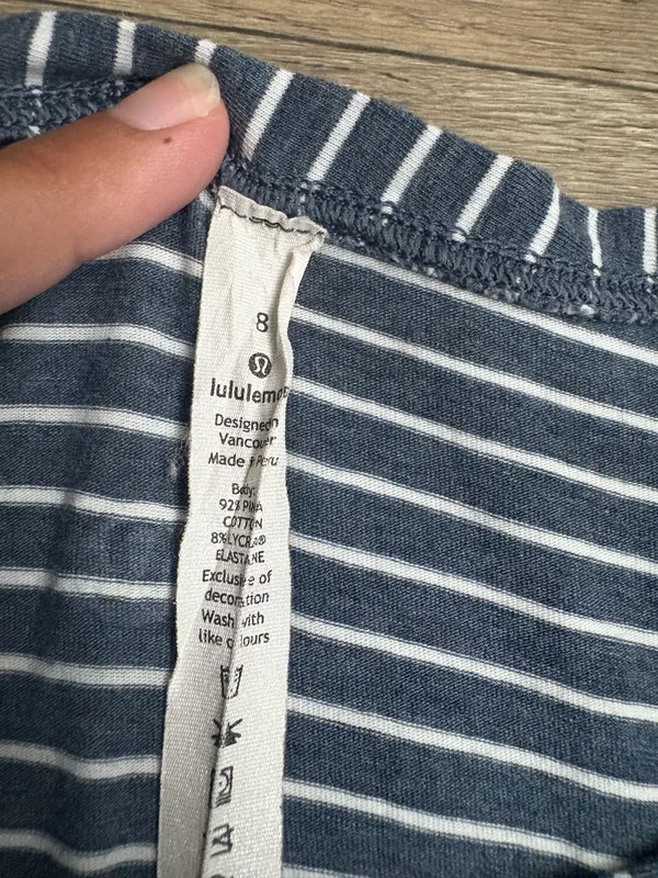 Lululemon Emerald Long Sleeve In Blue and White Sz 8 - Image 5