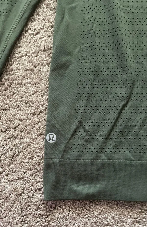 Lululemon Long Sleve Top - Image 4