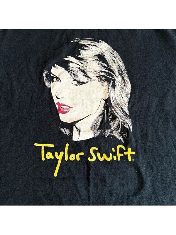 Taylor Swift 1989 red lipstick script black t-shirt Size L - Image 2