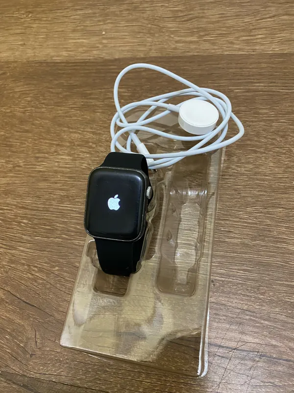 Apple Watch Series 44mm 4 GPS + Cellular  - Image 4