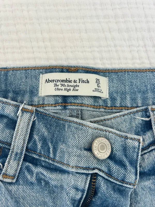 Abercrombie High-Rise 90s Straight - Image 3