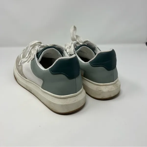 UNIVERSAL Threads Lace Up Sneakers - Image 4