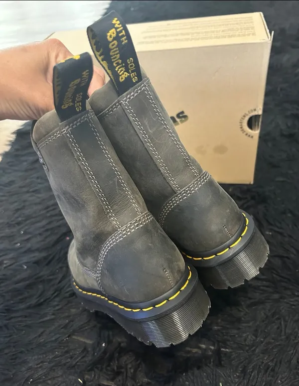 DR MARTENS Anistone LO charcoal leather boots booties shoes women’s 9 new - Image 4