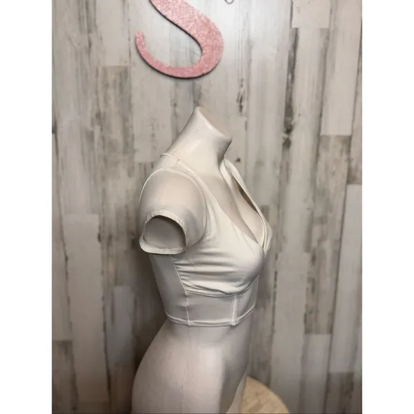 Windsor White Short Sleeve Crop Top Women’s Small V-Neck Stretchy Fitted - Image 3