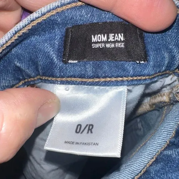 Express mom jean high rise sz 0R distressed jeans - Image 2