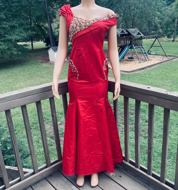 Elegant Red Off-Shoulder Evening Gown with Crystal Detail - Image 6
