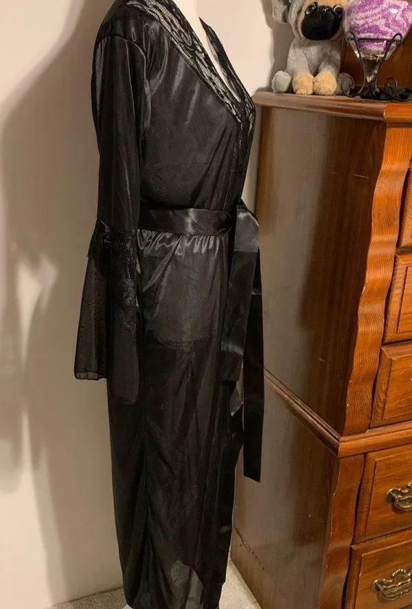 Black Lace Trim Robe Size M - Image 5