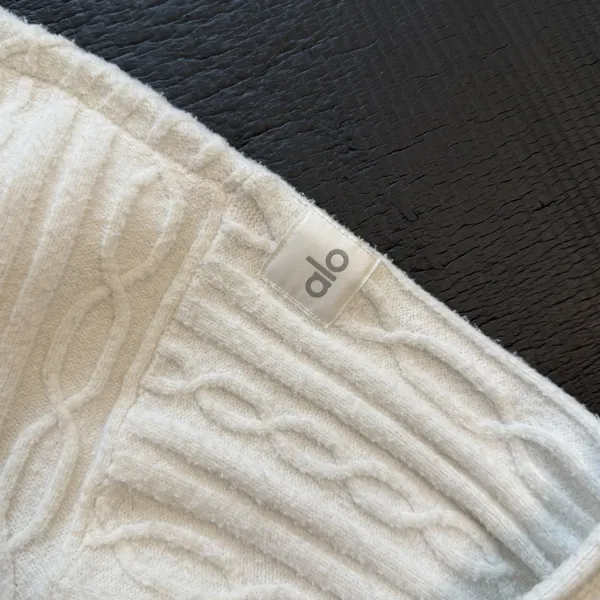 Alo Yoga Cable Knit Winter Bliss Hoodie Ivory Size Small Crop Cropped Sweater - Image 2