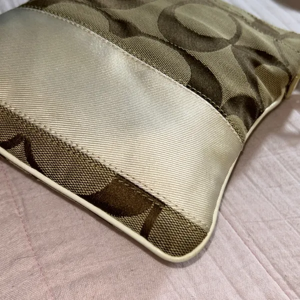Vintage Coach Tan Signature Monogram Canvas Crossbody Bag - Image 7