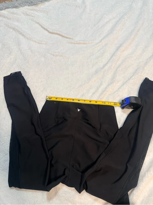 Old Navy Black High-Waist Active Leggings - Image 2