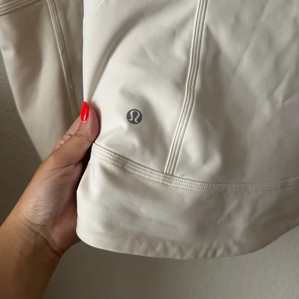 Lululemon Slim Fit Feelin' Frosty Softshell Running Jacket White Size 8 - Image 8