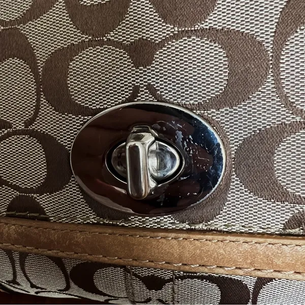 Y2k Restored Coach Hampton Signiature Tan Shoulder Bag - Image 12