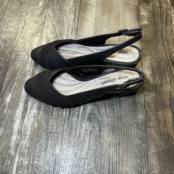 Easy Street Dark Brown Slingback Heels Size 7 - Image 9