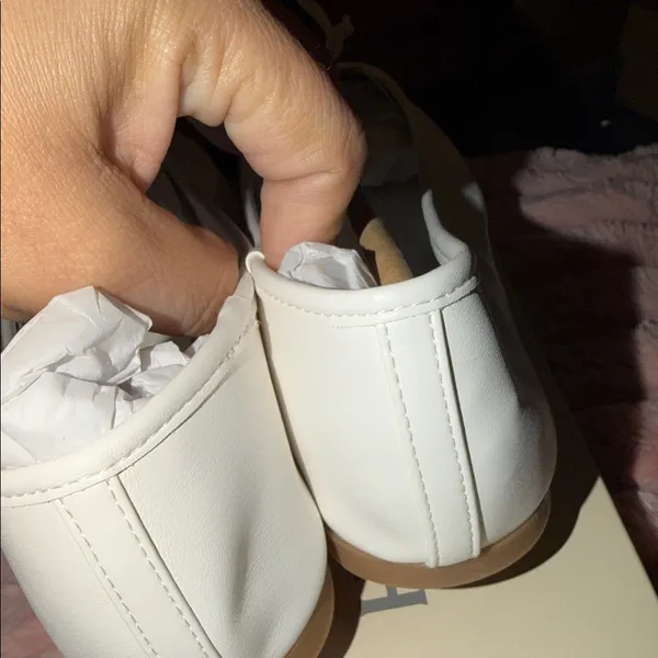 Onex Women's White Loafers‎ size 8m - Image 9