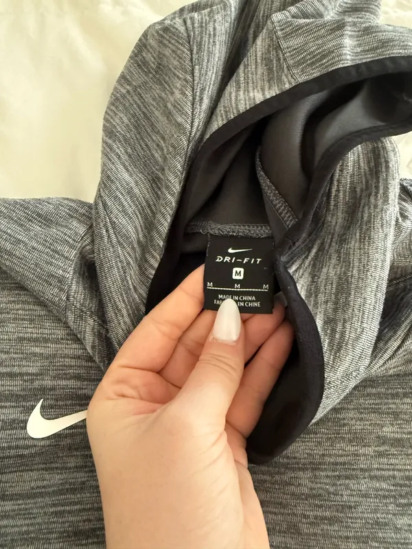 Nike sleeveless hoodie  - Image 3