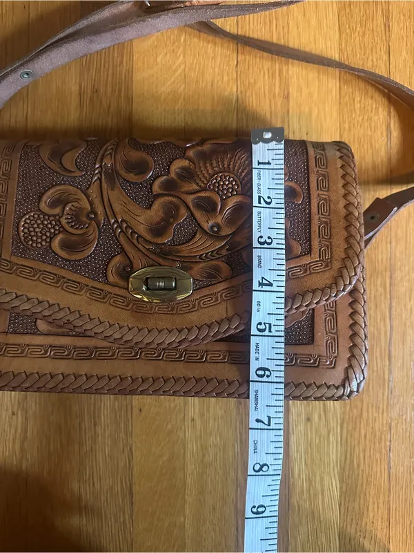 Vtg Hand Tooled Leather Mexico Stamped Crossbody Bag - Image 3