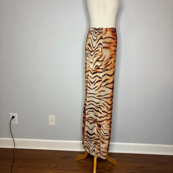 Pretty Little Thing - Tiger Printed Lined Mesh Maxi Skirt - Image 7