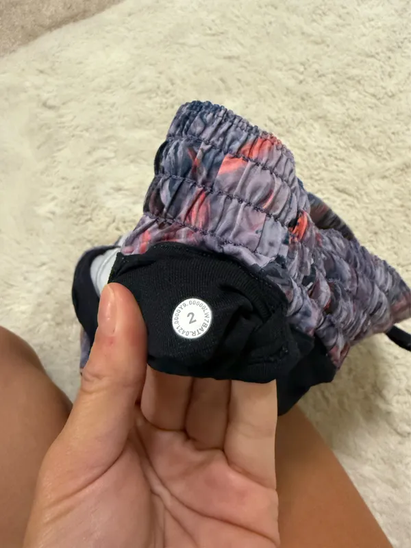Lululemon High-Rise Hotty Hot Shorts 2.5" - Image 6