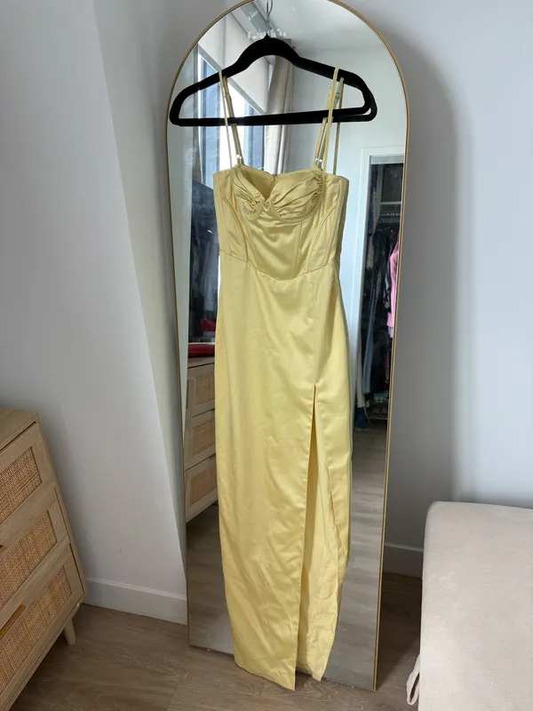 Showpo Yellow satin formal dress - Image 3