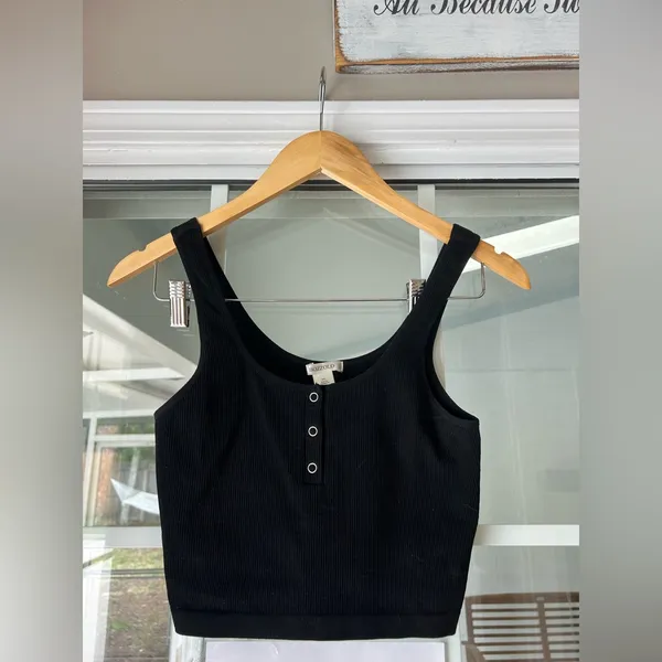Bozzolo black button crop top tank. - Image 3
