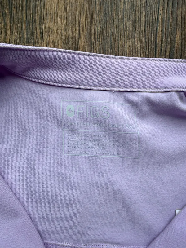 NWT FIGS Women’s Lavender Dew Purple Rafaela Three Pocket Scrub Top - Size 3XL - Image 3