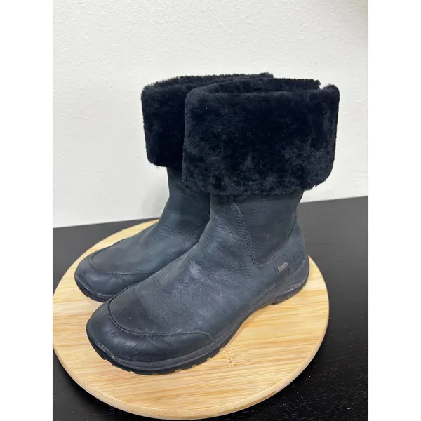 UGG Australia Boots Women's‎ 7 Black Sheepskin Leather Waterproof Shearling 1903 - Image 10