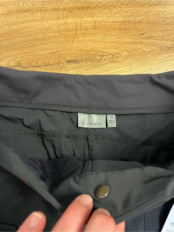 Athleta Black Cargo Performance Shorts - Image 3