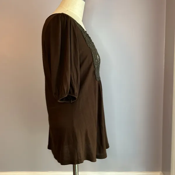 Dark brown crocheted lace bib front elbow puff sleeve top - Image 3