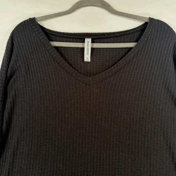 Zenana Outfitters Black Waffle Knit V-Neck High-Low Top XL Minimalist - Image 9