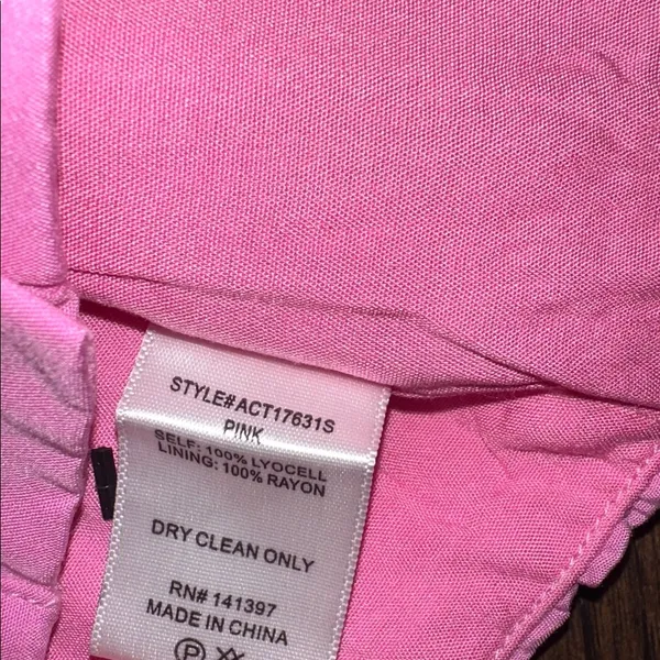 Astr Vibrant Pink Top new with tags size medium - Image 8