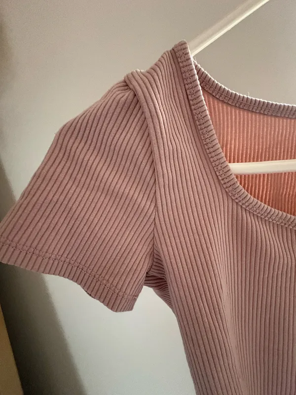 Mauve Ribbed Hollister Tee - Image 2