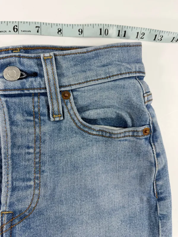 Levis‎ Wedgie Straight Leg Jeans Size 24 Light Wash Distressed High Rise Denim - Image 5