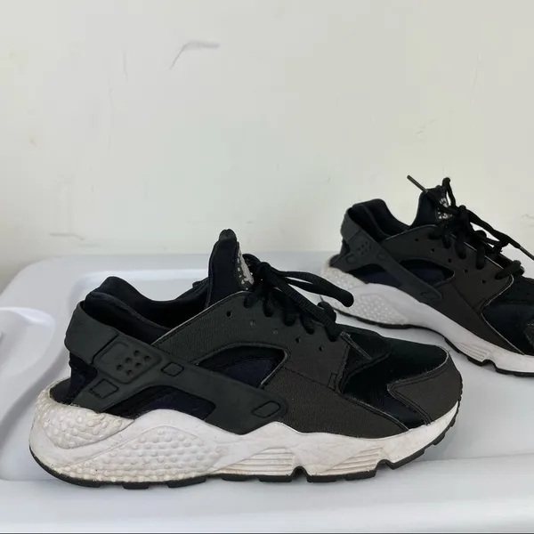 Nike Air Huarache Womens Black Sneakers Sz 8.5 - Image 9