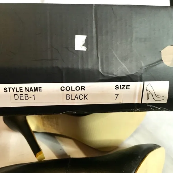 Classic Black Pumps Size 6 - Image 7