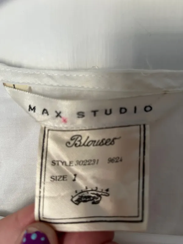 Max Studio White Textured Sleeveless Button-Front Shell - Image 2