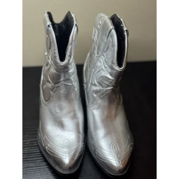 Soda Women Western Stitched Pointe Toe Silver High Top Ankle Boots Size 6 1/2 - Image 3