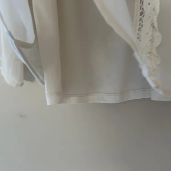 Cynthia Rowley Lace top with tank lining - Image 4