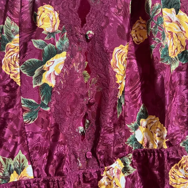 Delicates Vintage Lingerie Size M - Image 4