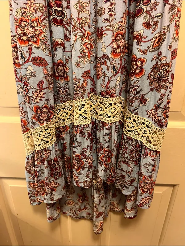 American Rag Light Blue Floral Maxi Dress with Rust Accents - Image 4