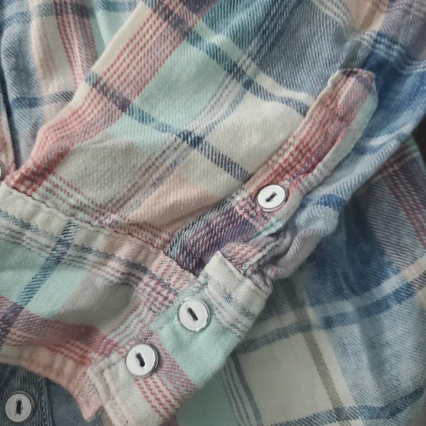 Flannel shirt by Gap size xs in blue white and pink colors. - Image 3