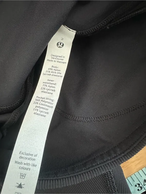 353. Lululemon 2pc set black sz 2 - Image 2