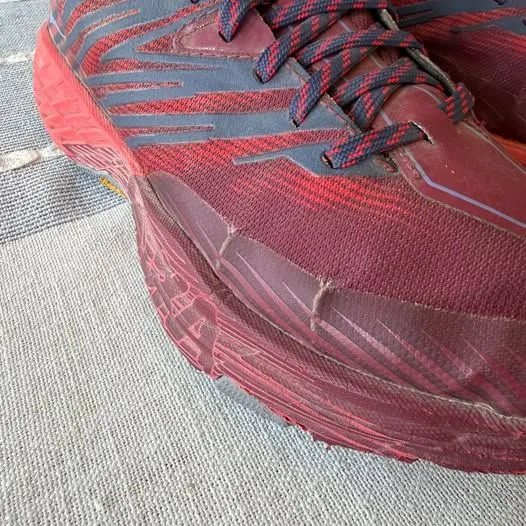Hoka One One Running Shoes Womens Size 8.5 Speedgoat 4 Red Maroon Sneakers Gym - Image 6