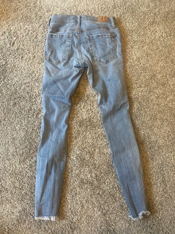 Aeropostale Low-Rise Ripped Jeans - Image 2