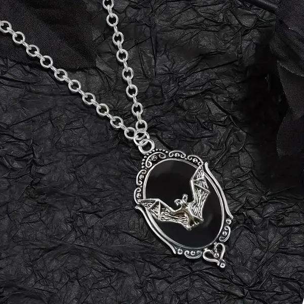 Retro Gothic Style Oval Vampire Bat Pendant Necklace Fashion Collarbone Chain‎ - Image 2