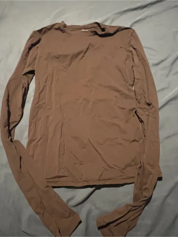 Skims fits everybody brown long sleeve top - Image 4